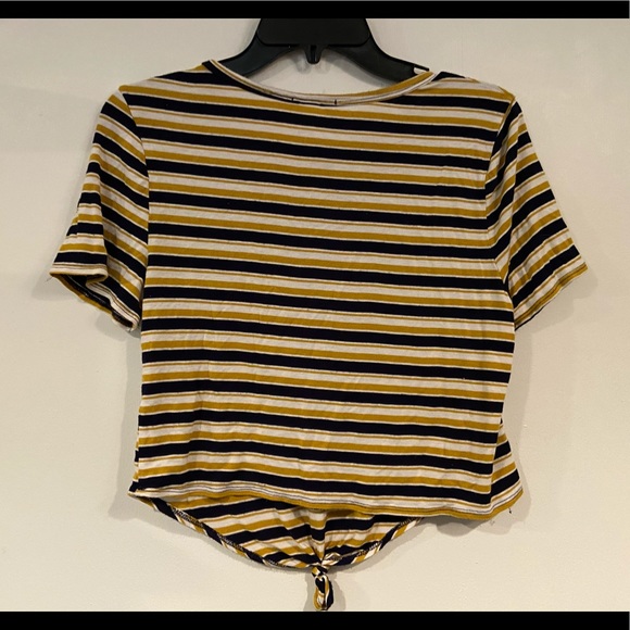 SOLD * Brandy crop top - Picture 3 of 4